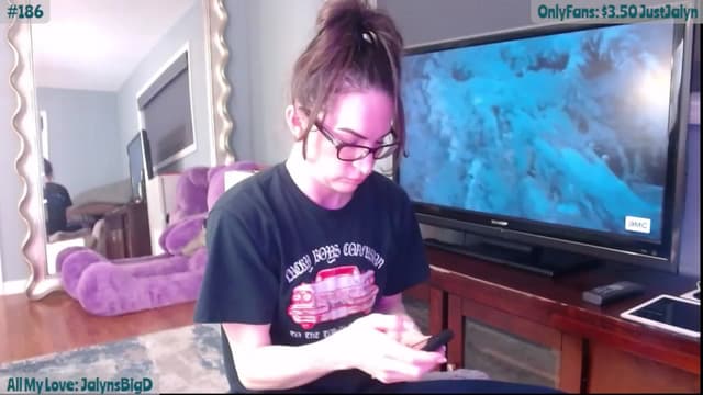 Gallery image thumbnail from Jalyn's myfreecams stream on, 04/12/2024, 24:01 image 18 of 20