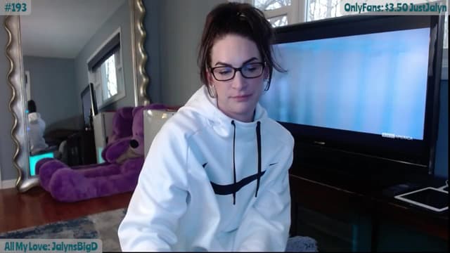 Gallery image thumbnail from Jalyn's myfreecams stream on, 04/12/2024, 24:01 image 7 of 20