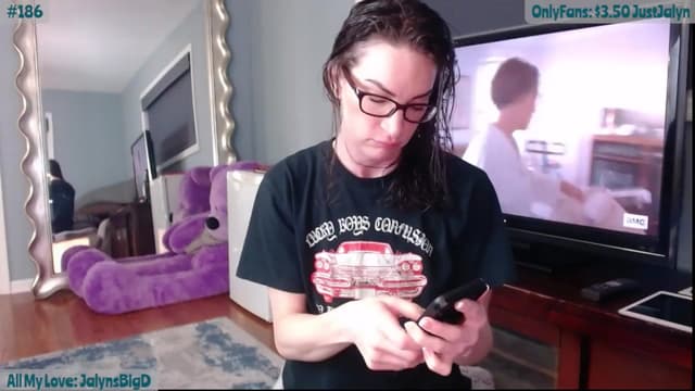Gallery image thumbnail from Jalyn's myfreecams stream on, 04/12/2024, 01:14 image 9 of 20