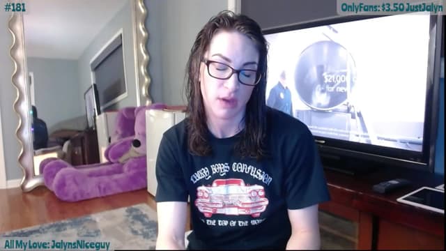 Gallery image thumbnail from Jalyn's myfreecams stream on, 04/12/2024, 01:14 image 19 of 20