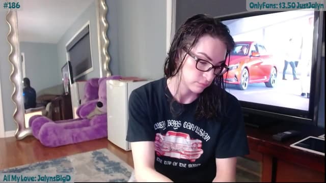 Gallery image thumbnail from Jalyn's myfreecams stream on, 04/12/2024, 01:14 image 16 of 20
