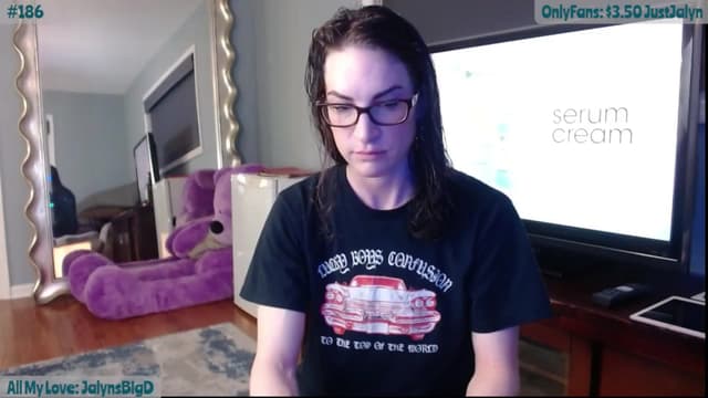 Gallery image thumbnail from Jalyn's myfreecams stream on, 04/12/2024, 01:14 image 15 of 20