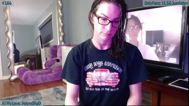 Gallery image thumbnail from Jalyn's myfreecams stream on, 04/12/2024, 01:14 image 10 of 20