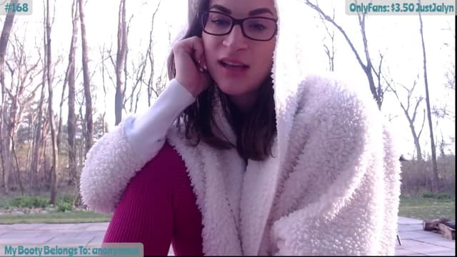 Gallery image thumbnail from Jalyn's myfreecams stream on, 04/13/2024, 24:29 image 4 of 20