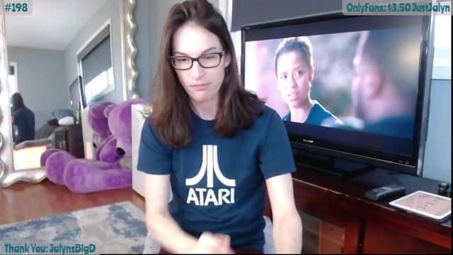 Gallery image thumbnail from Jalyn's myfreecams stream on, 04/17/2024, 23:18 image 12 of 20