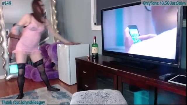 Gallery image thumbnail from Jalyn's myfreecams stream on, 04/19/2024, 24:50 image 16 of 20