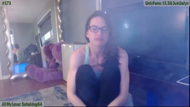 Gallery image thumbnail from Jalyn's myfreecams stream on, 04/25/2024, 24:57 image 8 of 20