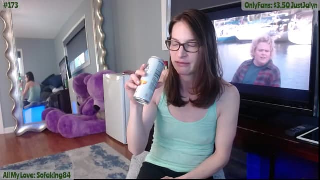 Gallery image thumbnail from Jalyn's myfreecams stream on, 04/25/2024, 24:57 image 12 of 20