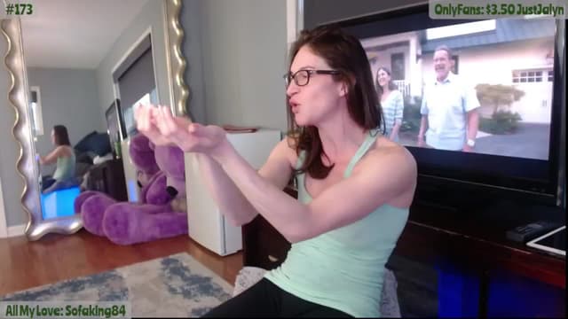 Gallery image thumbnail from Jalyn's myfreecams stream on, 04/25/2024, 24:57 image 13 of 20