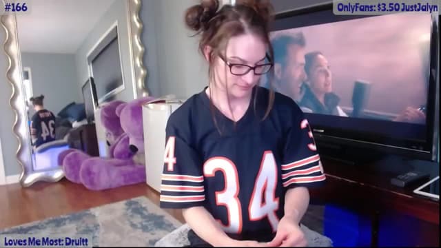 Gallery image thumbnail from Jalyn's myfreecams stream on, 04/25/2024, 23:50 image 17 of 20