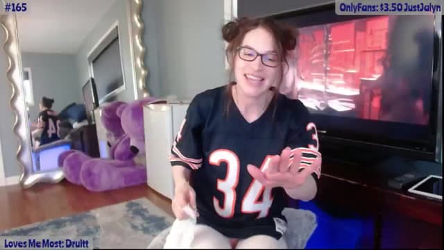 Gallery image thumbnail from Jalyn's myfreecams stream on, 04/25/2024, 23:50 image 1 of 20