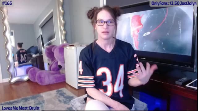 Gallery image thumbnail from Jalyn's myfreecams stream on, 04/25/2024, 23:50 image 10 of 20