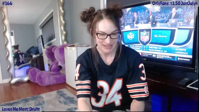 Gallery image thumbnail from Jalyn's myfreecams stream on, 04/25/2024, 23:50 image 19 of 20
