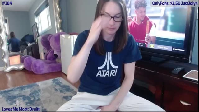 Gallery image thumbnail from Jalyn's myfreecams stream on, 04/27/2024, 17:41 image 2 of 20