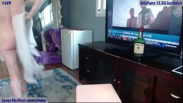 Gallery image thumbnail from Jalyn's myfreecams stream on, 04/27/2024, 18:25 image 1 of 20