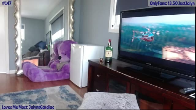 Gallery image thumbnail from Jalyn's myfreecams stream on, 04/28/2024, 18:12 image 7 of 20