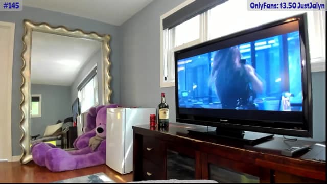 Gallery image thumbnail from Jalyn's myfreecams stream on, 07/13/2024, 16:27 image 19 of 20