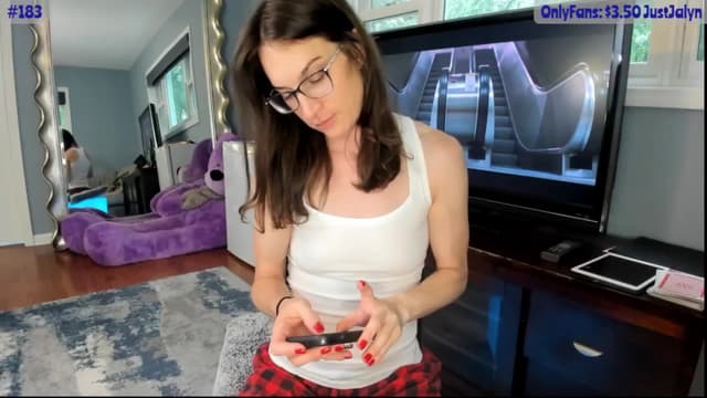 Gallery image thumbnail from Jalyn's myfreecams stream on, 07/28/2024, 14:33 image 9 of 20