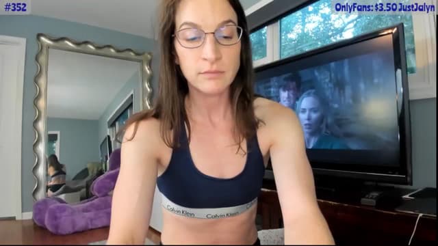 Gallery image thumbnail from Jalyn's myfreecams stream on, 08/08/2024, 01:47 image 7 of 20