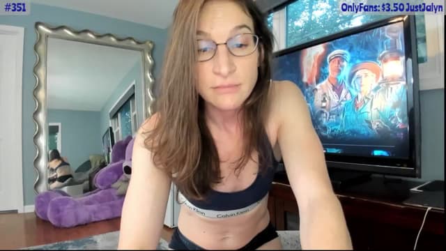 Gallery image thumbnail from Jalyn's myfreecams stream on, 08/08/2024, 01:47 image 9 of 20