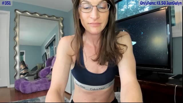 Gallery image thumbnail from Jalyn's myfreecams stream on, 08/08/2024, 01:47 image 10 of 20