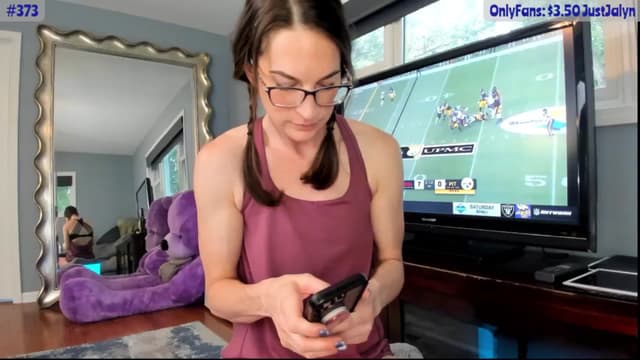 Gallery image thumbnail from Jalyn's myfreecams stream on, 08/10/2024, 24:03 image 14 of 20
