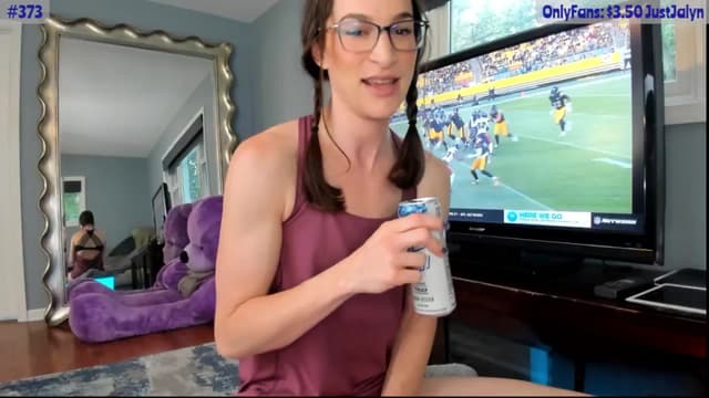 Gallery image thumbnail from Jalyn's myfreecams stream on, 08/10/2024, 24:03 image 9 of 20