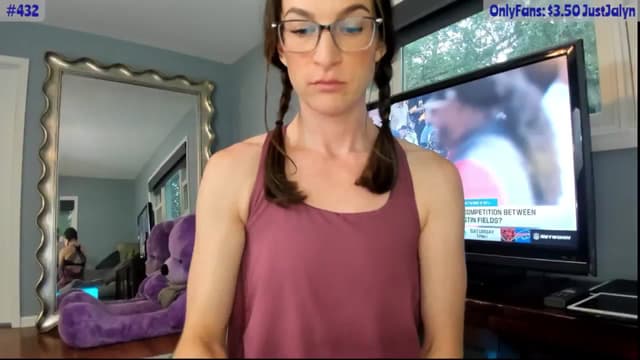 Gallery image thumbnail from Jalyn's myfreecams stream on, 08/10/2024, 24:03 image 3 of 20