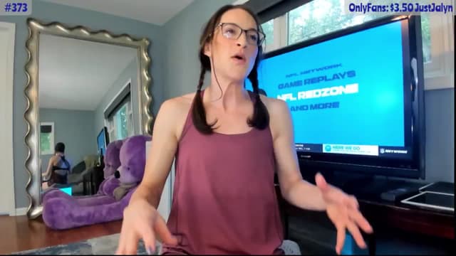 Gallery image thumbnail from Jalyn's myfreecams stream on, 08/10/2024, 24:03 image 12 of 20