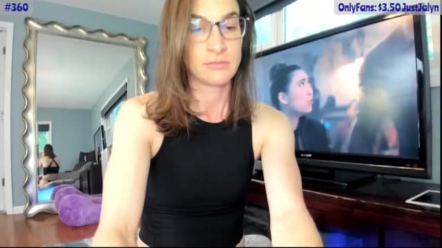Gallery image thumbnail from Jalyn's myfreecams stream on, 08/27/2024, 24:06 image 10 of 20