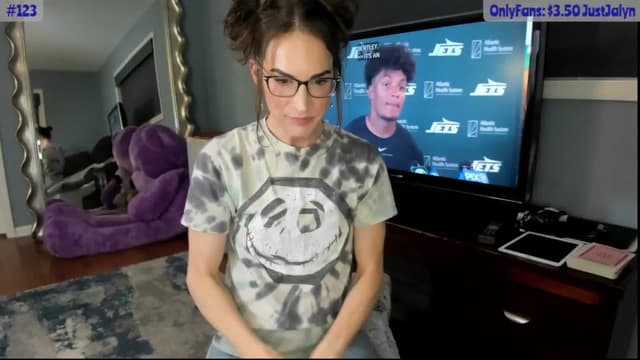 Gallery image thumbnail from Jalyn's myfreecams stream on, 09/20/2024, 01:19 image 3 of 20
