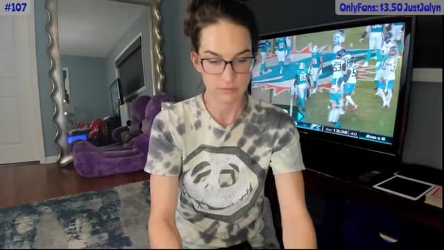 Gallery image thumbnail from Jalyn's myfreecams stream on, 10/01/2024, 24:03 image 9 of 20