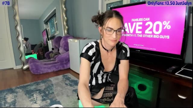 Gallery image thumbnail from Jalyn's myfreecams stream on, 10/04/2024, 24:05 image 8 of 20