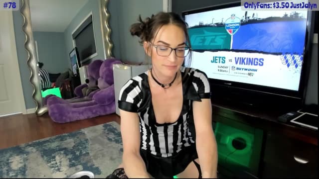 Gallery image thumbnail from Jalyn's myfreecams stream on, 10/04/2024, 01:29 image 3 of 20