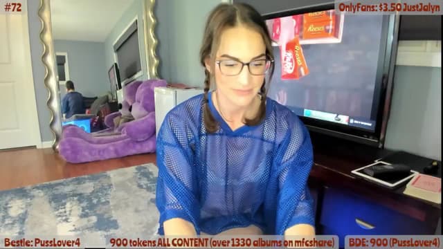 Gallery image thumbnail from Jalyn's myfreecams stream on, 10/08/2024, 01:18 image 10 of 20