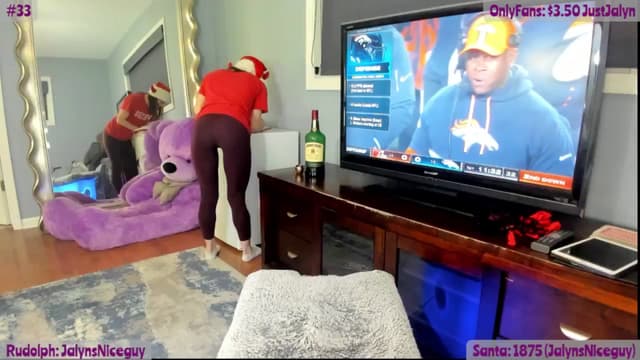 Gallery image thumbnail from Jalyn's myfreecams stream on, 12/03/2024, 01:58 image 14 of 20
