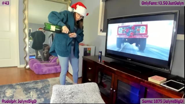 Gallery image thumbnail from Jalyn's myfreecams stream on, 12/12/2024, 24:00 image 18 of 20