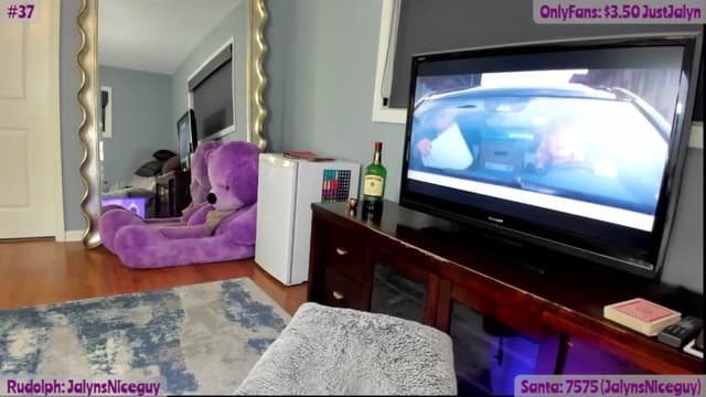 Gallery image thumbnail from Jalyn's myfreecams stream on, 12/19/2024, 23:42 image 16 of 20