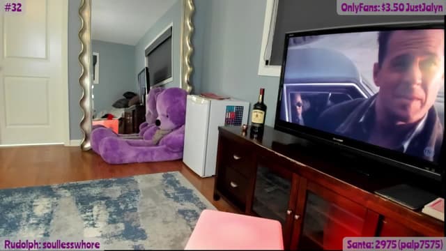Gallery image thumbnail from Jalyn's myfreecams stream on, 12/21/2024, 24:35 image 13 of 20