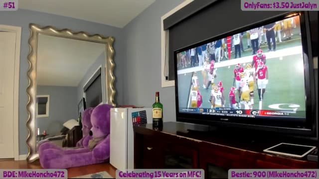 Gallery image thumbnail from Jalyn's myfreecams stream on, 01/03/2025, 24:37 image 19 of 20