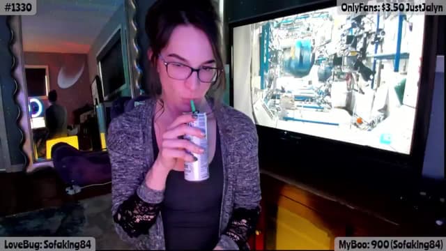Gallery image thumbnail from Jalyn's myfreecams stream on, 03/03/2025, 24:58 image 7 of 20