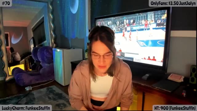 Gallery image thumbnail from Jalyn's myfreecams stream on, 03/19/2025, 24:44 image 8 of 20