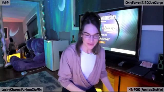Gallery image thumbnail from Jalyn's myfreecams stream on, 03/19/2025, 24:44 image 9 of 20