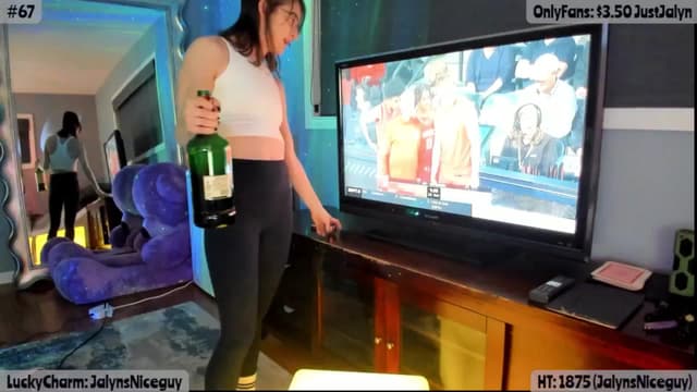 Gallery image thumbnail from Jalyn's myfreecams stream on, 03/19/2025, 01:27 image 4 of 20