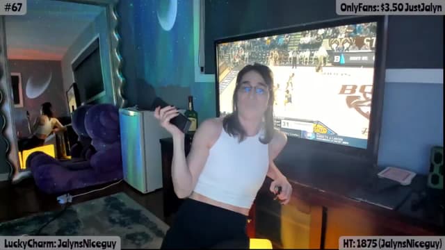 Gallery image thumbnail from Jalyn's myfreecams stream on, 03/19/2025, 01:27 image 7 of 20