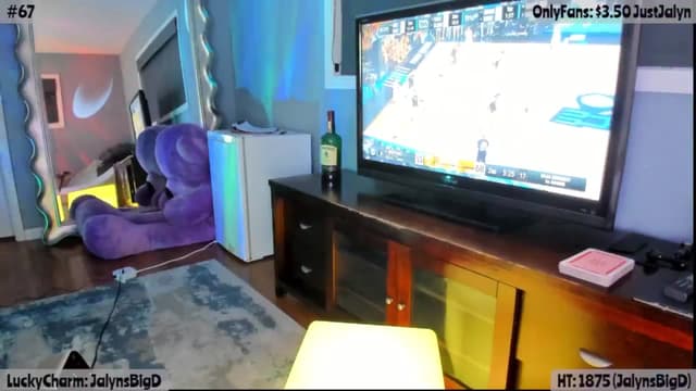 Gallery image thumbnail from Jalyn's myfreecams stream on, 03/21/2025, 24:47 image 19 of 20