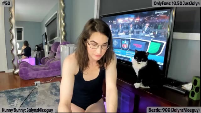 Gallery image thumbnail from Jalyn's myfreecams stream on, 04/25/2025, 02:20 image 10 of 20