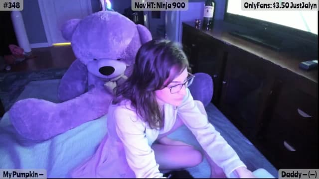 Gallery image thumbnail from Jalyn's myfreecams stream on, 11/01/2025, 12:05 image 8 of 20