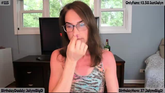 Gallery image thumbnail from Jalyn's myfreecams stream on, 05/31/2026, 24:01 image 15 of 20