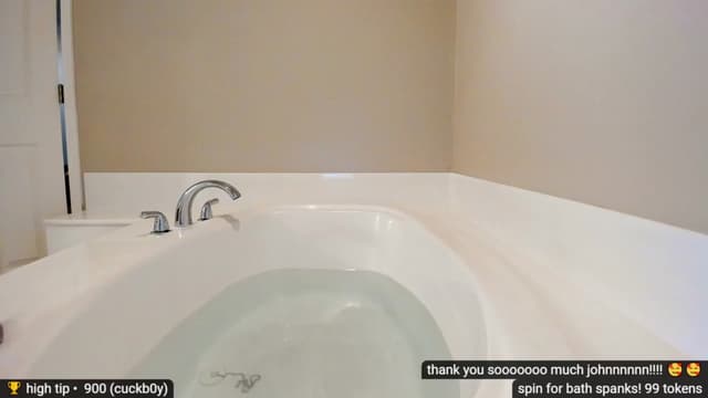 Gallery image thumbnail from Jayne's myfreecams stream on, 11/18/2022, 22:58 image 19 of 20